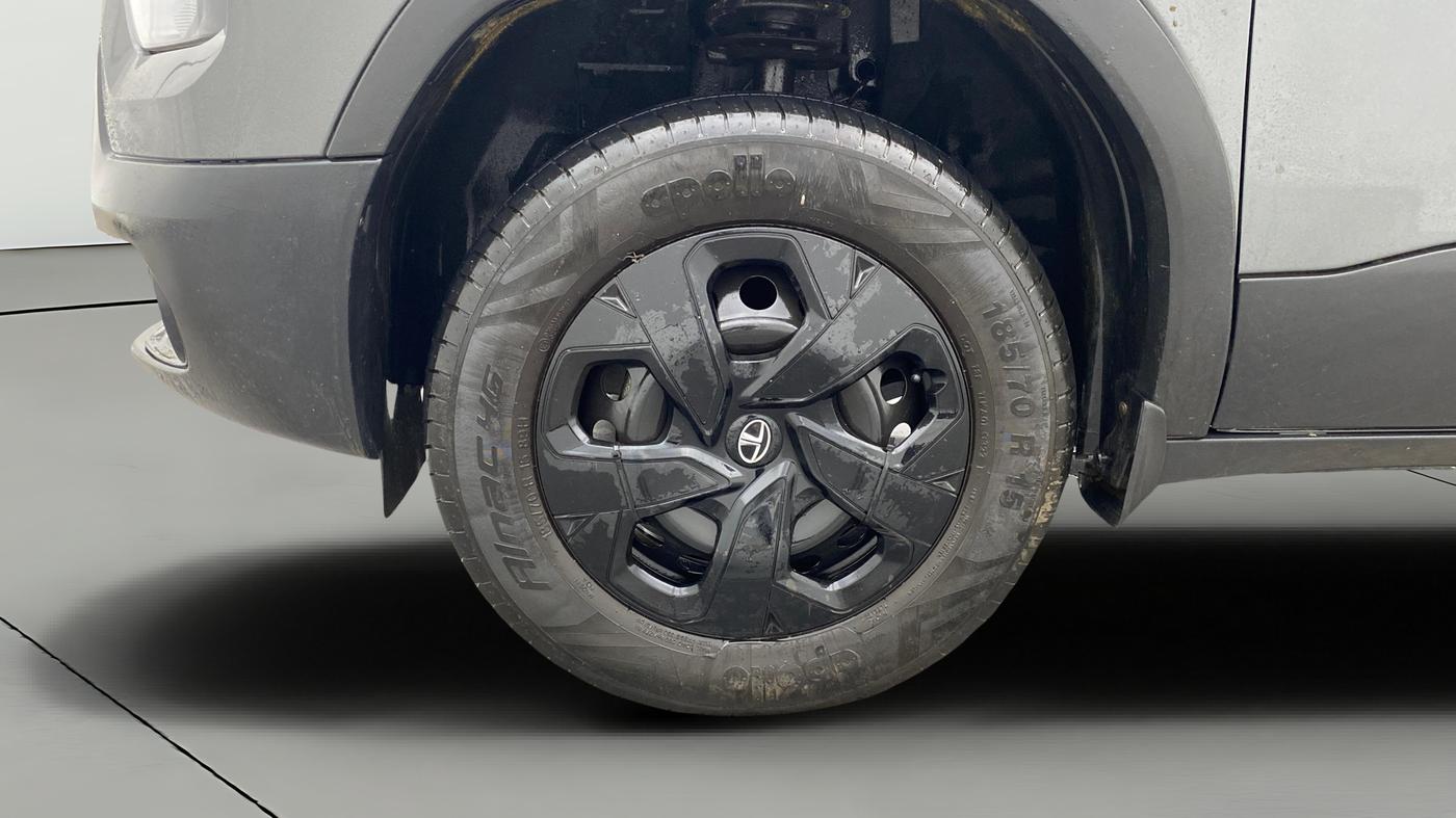 2022 Tata PUNCH ADVENTURE MT, Petrol, Manual, 9,929 km, Left Front Wheel