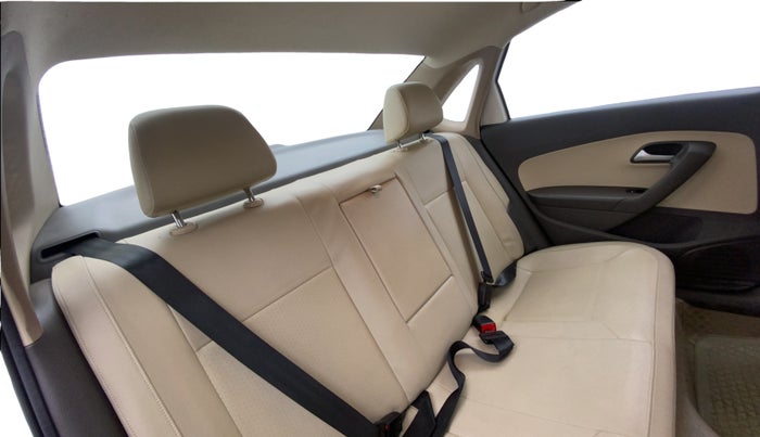 2013 Volkswagen Vento HIGHLINE 1.6 MPI, Petrol, Manual, 1,08,521 km, Right Side Rear Door Cabin