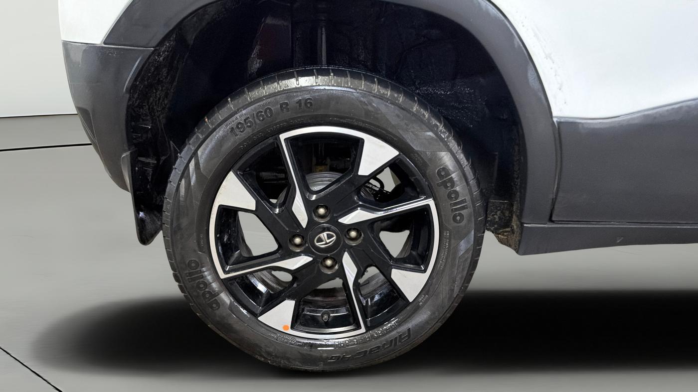 2022 Tata PUNCH CREATIVE  AMT, Petrol, Automatic, 37,616 km, Right Rear Wheel