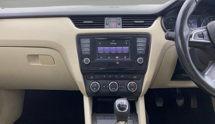 2014 Skoda Octavia AMBITION 1.4 TSI, Petrol, Manual, 1,00,585 km, Air Conditioner