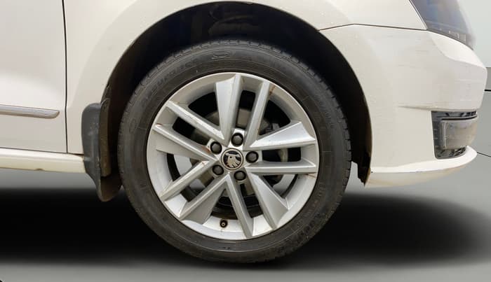 2019 Skoda Rapid STYLE 1.6 MPI AT, Petrol, Automatic, 67,852 km, Right Front Wheel