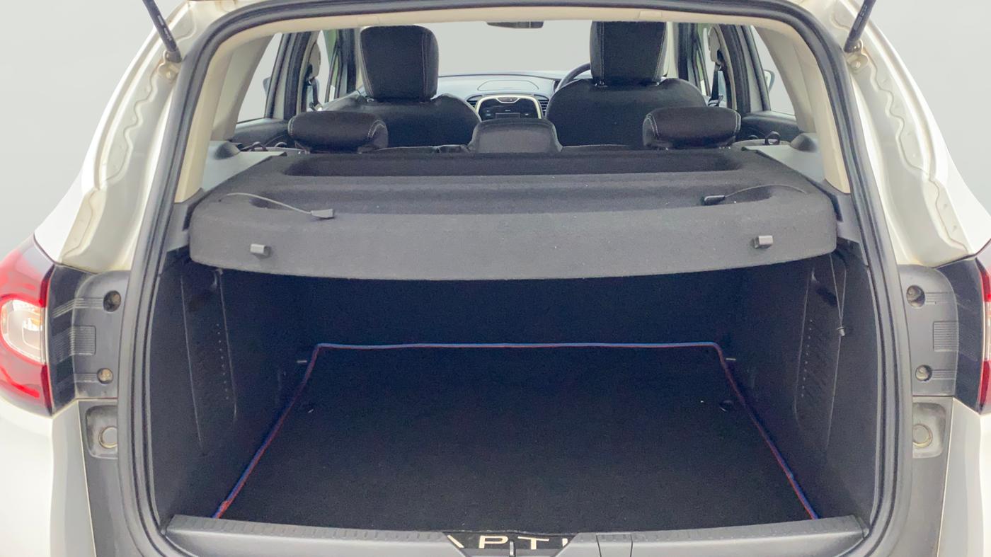2018 Renault Captur RXE PETROL, Petrol, Manual, 22,704 km, Boot Open Zoomed View