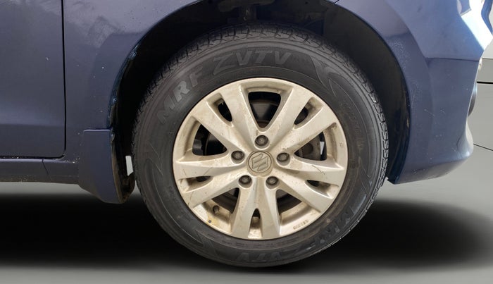 2016 Maruti Ertiga ZXI+, Petrol, Manual, 24,978 km, Right Front Wheel