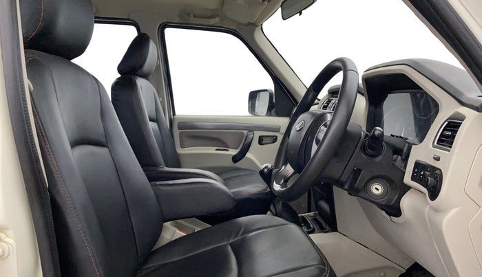 2021 Mahindra Scorpio S9, Diesel, Manual, 82,238 km, Right Side Front Door Cabin