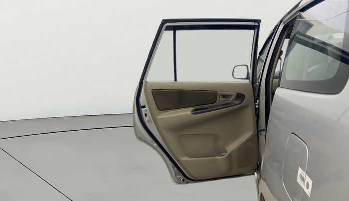 2014 Toyota Innova 2.5 GX 8 STR, Diesel, Manual, 1,07,663 km, LHS Rear Door