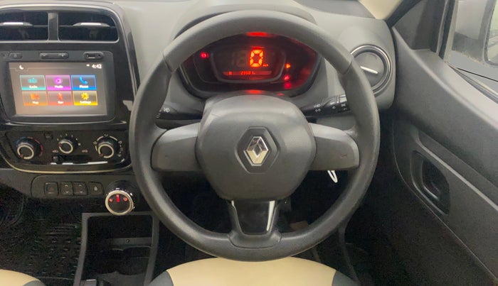 2017 Renault Kwid RXT 1.0 AMT, Petrol, Automatic, 29,536 km, Steering Wheel Close Up