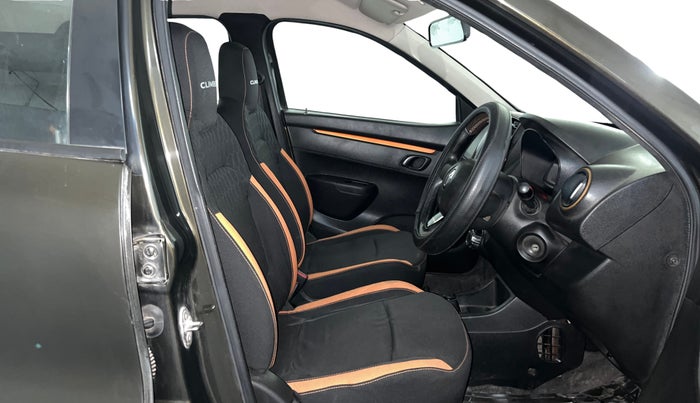 2017 Renault Kwid CLIMBER 1.0 AMT, Petrol, Automatic, 41,612 km, Right Side Front Door Cabin