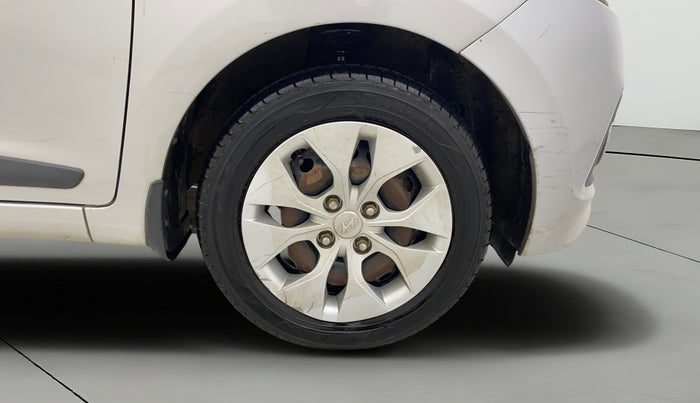 2016 Hyundai Xcent S 1.2 SPECIAL EDITION, Petrol, Manual, 1,07,283 km, Right Front Wheel