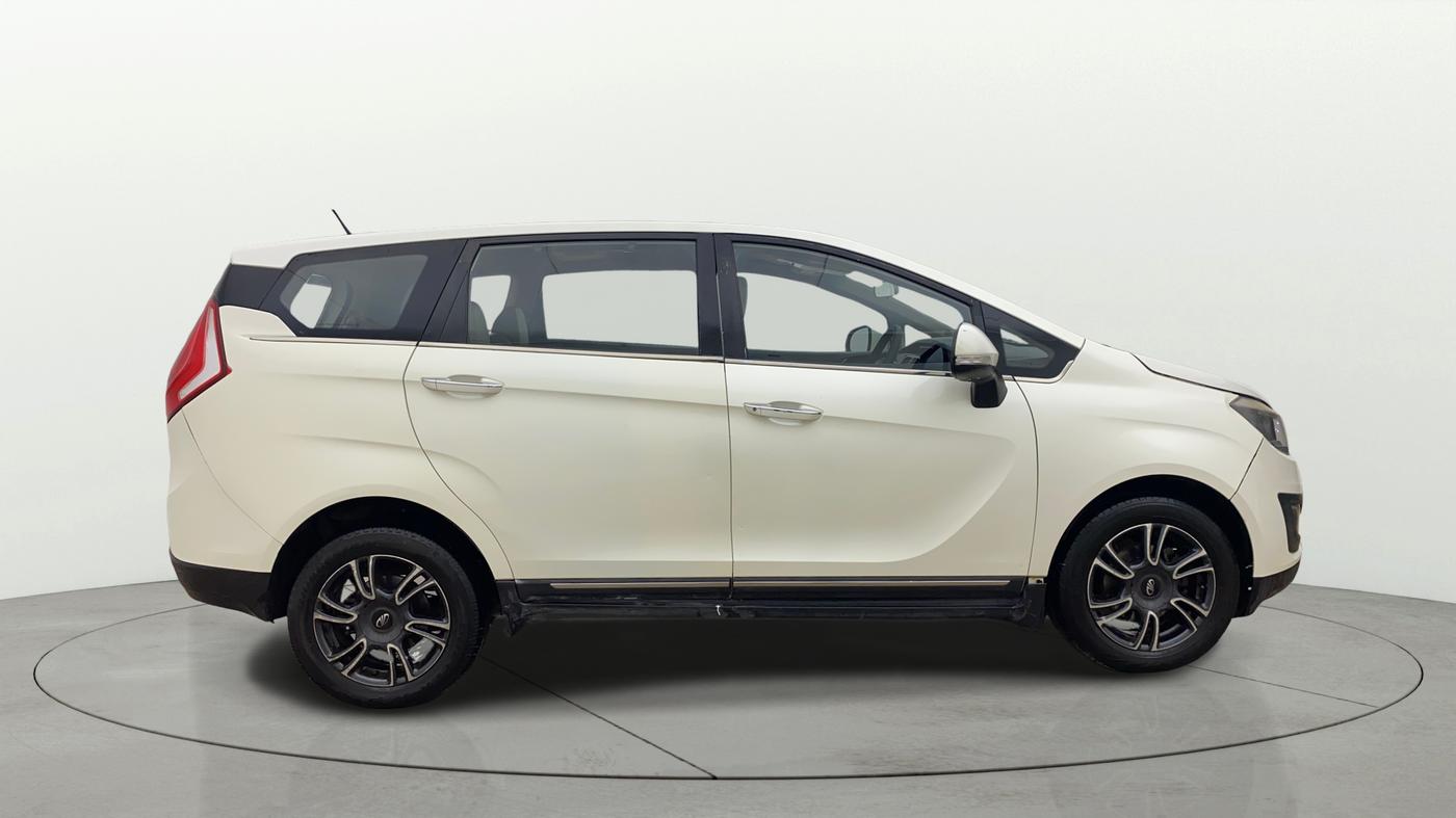 2018 Mahindra MARAZZO M8 7 STR, Diesel, Manual, 1,31,905 km, Right Side View