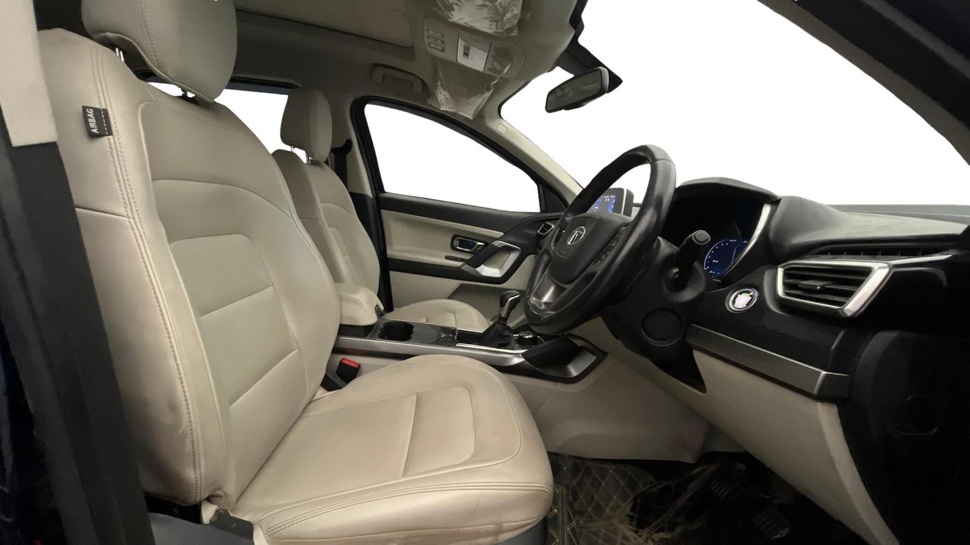 2021 Tata Safari XZ PLUS, Diesel, Manual, 48,837 km, Right Side Front Door Cabin