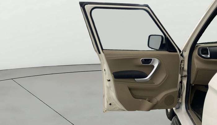 2018 Mahindra TUV 300 PLUS P8, Diesel, Manual, 31,709 km, LHS Front Door