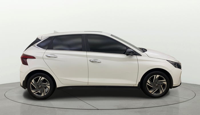 2022 Hyundai NEW I20 ASTA (O) 1.5 CRDI MT, Diesel, Manual, 32,962 km, Right Side View