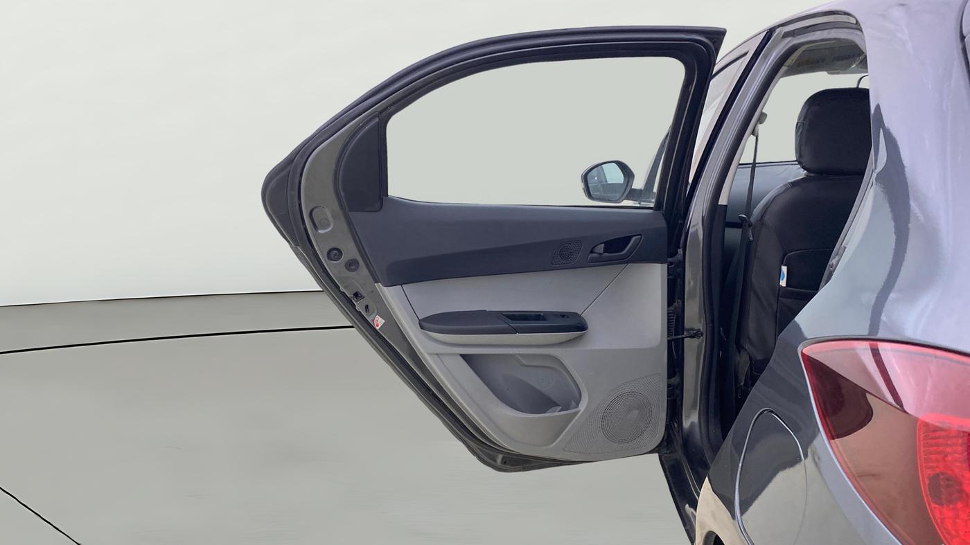2022 Tata Tiago XT CNG, CNG, Manual, 90,707 km, LHS Rear Door