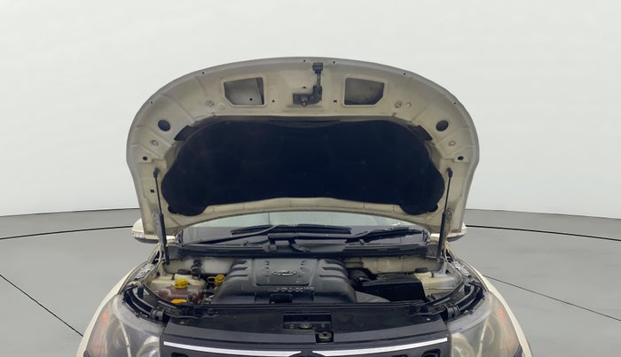 2016 Mahindra XUV500 W10 AT, Diesel, Automatic, 99,877 km, Open Bonet