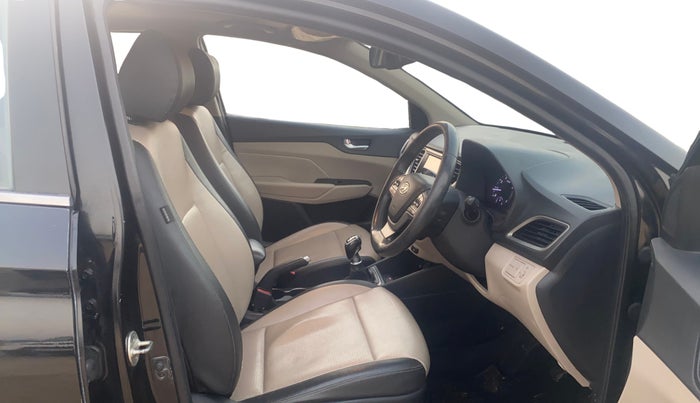 2019 Hyundai Verna 1.6 VTVT SX O, Petrol, Manual, 98,190 km, Right Side Front Door Cabin