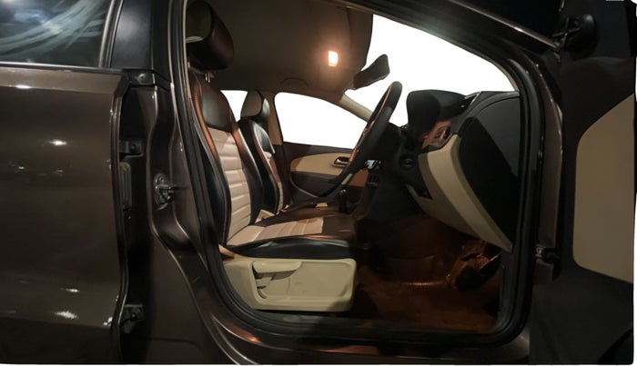 2016 Volkswagen Ameo COMFORTLINE 1.2L, Petrol, Manual, 58,672 km, Right Side Front Door Cabin