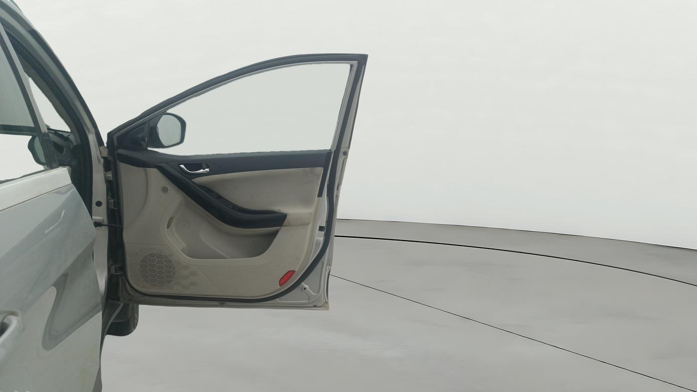2021 Tata NEXON XZA PLUS SUNROOF DIESEL, Diesel, Automatic, 93,156 km, RHS Front Door