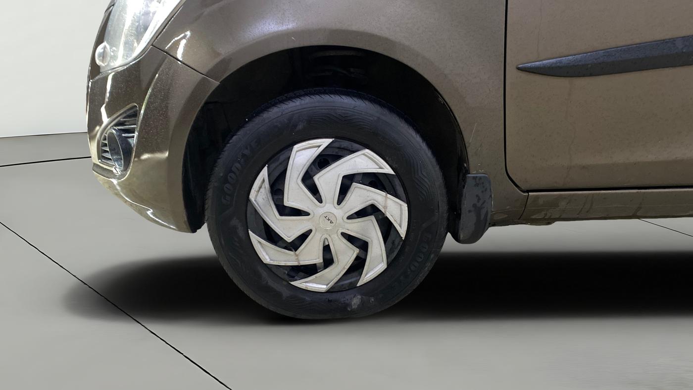 2013 Maruti Ritz VXI, Petrol, Manual, 55,778 km, Left Front Wheel