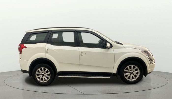 2018 Mahindra XUV500 W9 AT, Diesel, Automatic, 99,055 km, Right Side View
