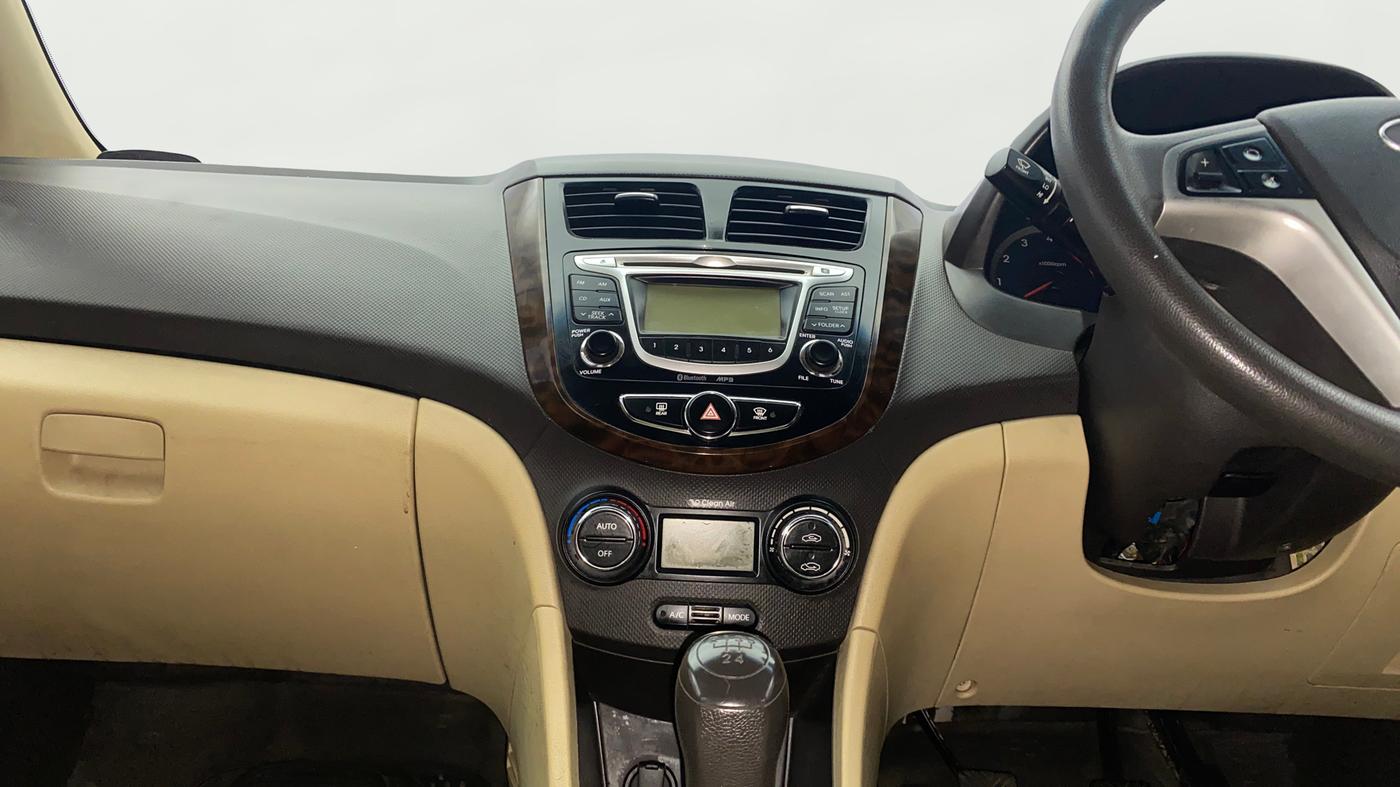 2014 Hyundai Verna FLUIDIC 1.6 VTVT EX, Petrol, Manual, 1,05,898 km, Air Conditioner