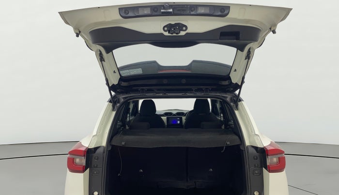 2022 Nissan MAGNITE XV TURBO CVT, Petrol, Automatic, 20,991 km, Boot Door Open