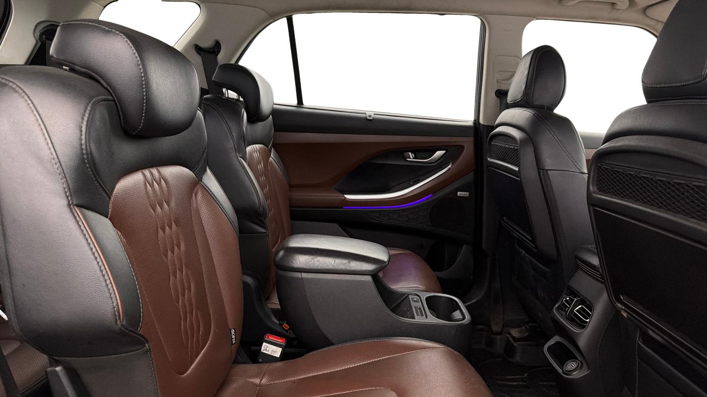 2022 Hyundai ALCAZAR PLATINUM(O) 6STR 1.5 AT, Diesel, Automatic, 1,15,752 km, Right Side Rear Door Cabin