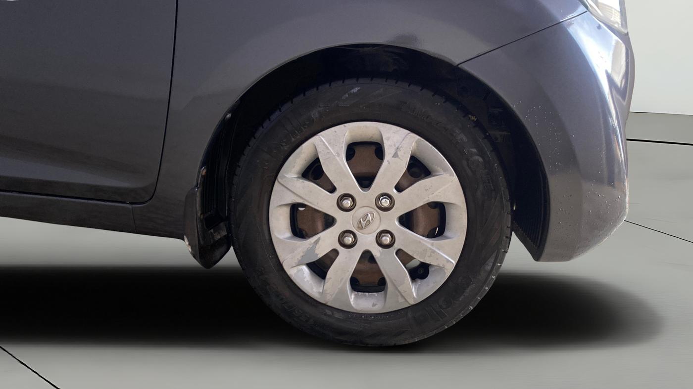 2017 Hyundai Eon SPORTZ, Petrol, Manual, 89,345 km, Right Front Wheel