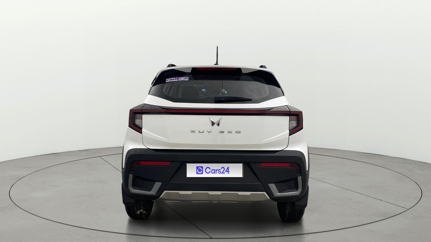 2024 Mahindra XUV 3XO AX5 1.2 L TCMPFI AT, Petrol, Automatic, 12,756 km, Back/Rear