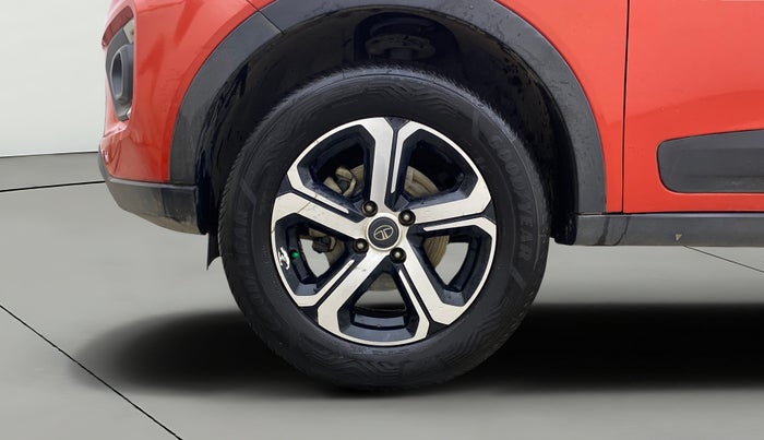 2022 Tata NEXON XZA PLUS (O) PETROL, Petrol, Automatic, 25,713 km, Left Front Wheel