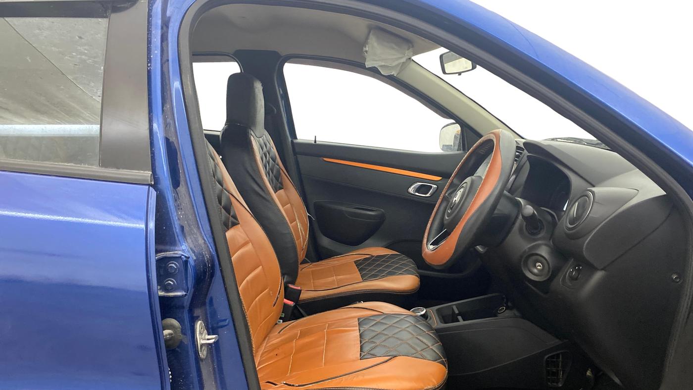 2022 Renault Kwid CLIMBER 1.0 AMT (O), Petrol, Automatic, 25,816 km, Right Side Front Door Cabin