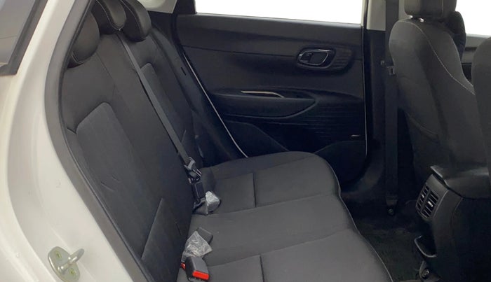 2023 Hyundai NEW I20 ASTA (O) 1.2 MT, Petrol, Manual, 6,991 km, Right Side Rear Door Cabin