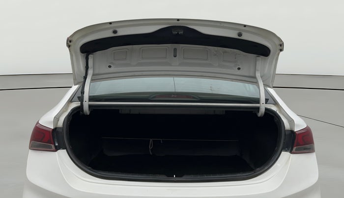 2019 Hyundai Verna 1.6 VTVT SX + AT, Petrol, Automatic, 51,901 km, Boot Door Open