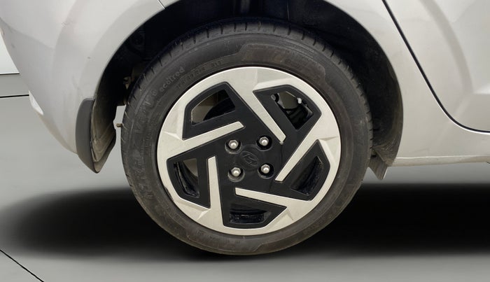 2024 Hyundai GRAND I10 NIOS SPORTZ AMT 1.2 KAPPA VTVT, Petrol, Automatic, 5,699 km, Right Rear Wheel