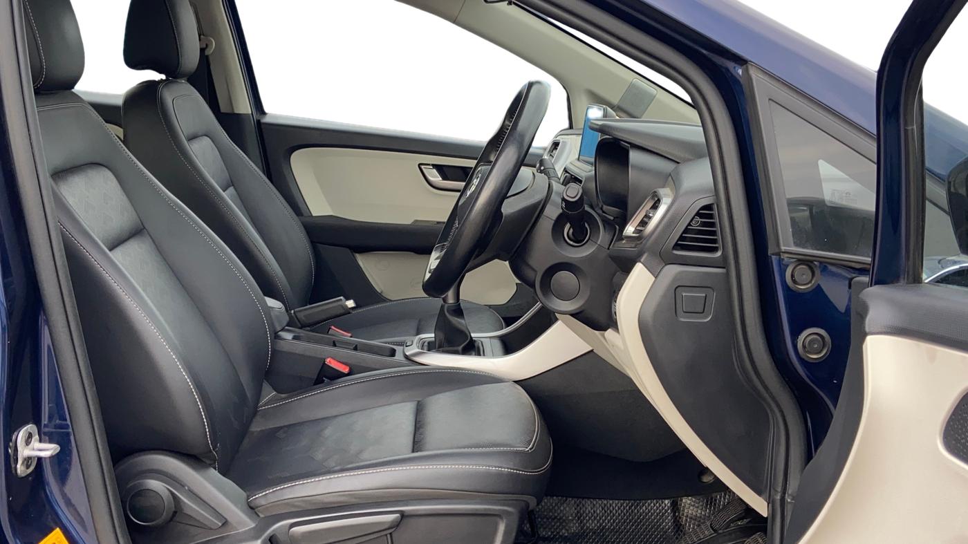 2022 Tata ALTROZ XZ PLUS I-TURBO PETROL, Petrol, Manual, 41,381 km, Right Side Front Door Cabin
