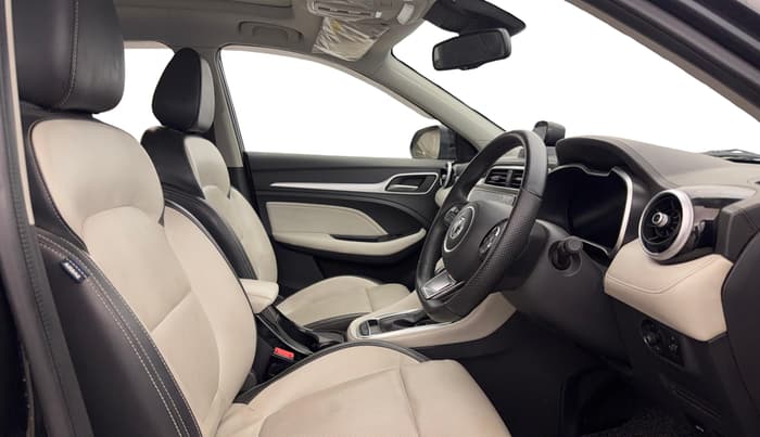 2024 MG ASTOR Sharp Pro 1.5 CVT (Ivory), Petrol, Automatic, 16,735 km, Right Side Front Door Cabin