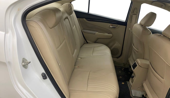 2016 Maruti Ciaz ZDI SHVS, Diesel, Manual, 59,283 km, Right Side Rear Door Cabin