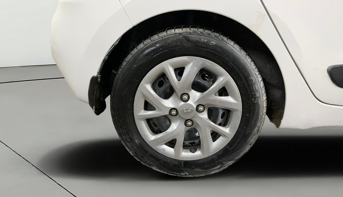 2017 Hyundai Grand i10 SPORTZ (O) 1.2 KAPPA VTVT, CNG, Manual, 86,122 km, Right Rear Wheel