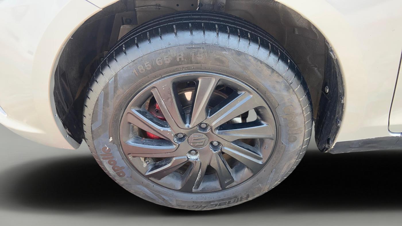 2015 Maruti Swift Dzire ZXI, Petrol, Manual, 76,554 km, Left Front Wheel