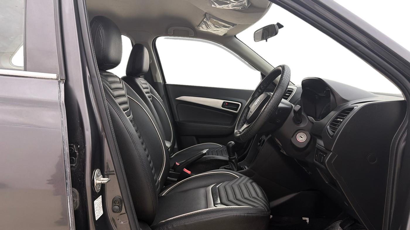 2021 Maruti Vitara Brezza LXI, Petrol, Manual, 15,825 km, Right Side Front Door Cabin