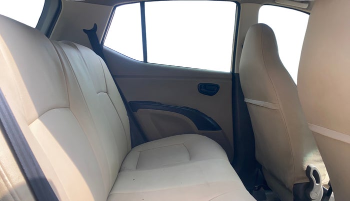 2015 Hyundai i10 MAGNA 1.1, Petrol, Manual, 83,365 km, Right Side Rear Door Cabin