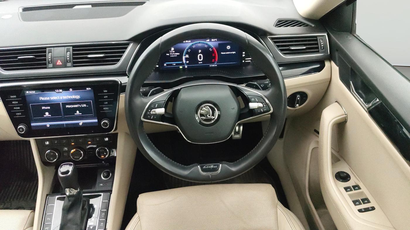 2022 Skoda Superb L&K 2.0 TSI AT, Petrol, Automatic, 61,943 km, Steering Wheel Close Up