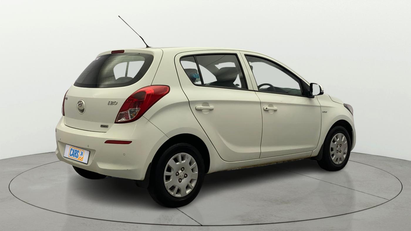 2013 Hyundai i20 MAGNA 1.2, Petrol, Manual, 73,411 km, Right Back Diagonal
