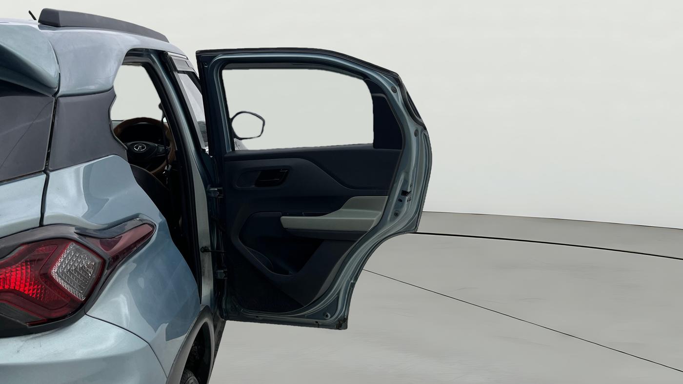 2023 Tata PUNCH ADVENTURE AMT, Petrol, Automatic, 33,617 km, RHS Rear Door