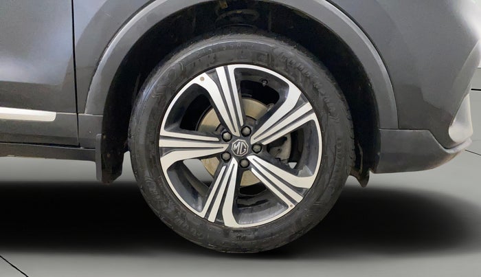 2022 MG ASTOR SHARP 1.5 CVT, Petrol, Automatic, 42,763 km, Right Front Wheel