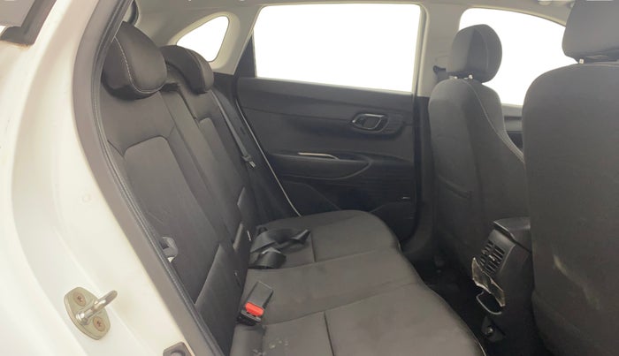 2022 Hyundai NEW I20 ASTA (O) 1.2 AT, Petrol, Automatic, 11,797 km, Right Side Rear Door Cabin