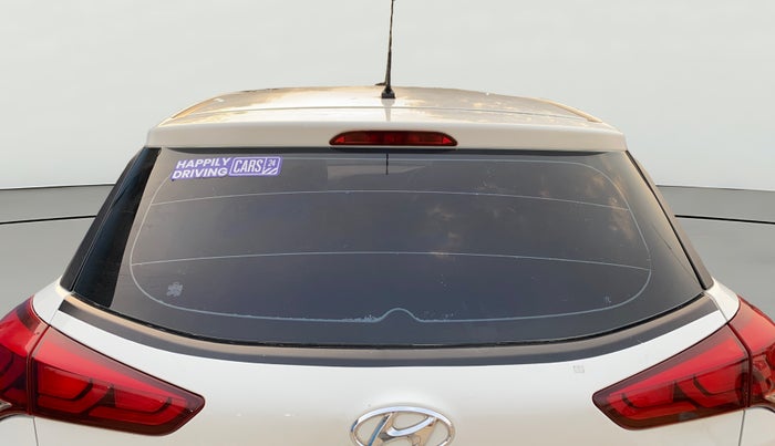 2015 Hyundai Elite i20 MAGNA 1.4 CRDI, Diesel, Manual, 1,42,570 km, Rear Windshield