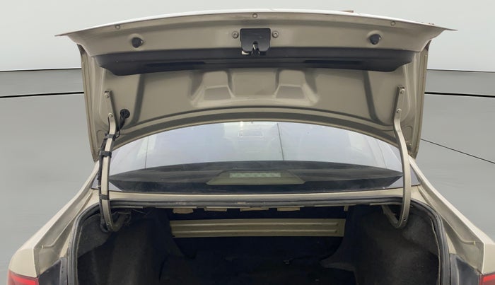 2013 Skoda Rapid AMBITION 1.6 TDI CR MT PLUS, Diesel, Manual, 1,04,812 km, Boot Door Open