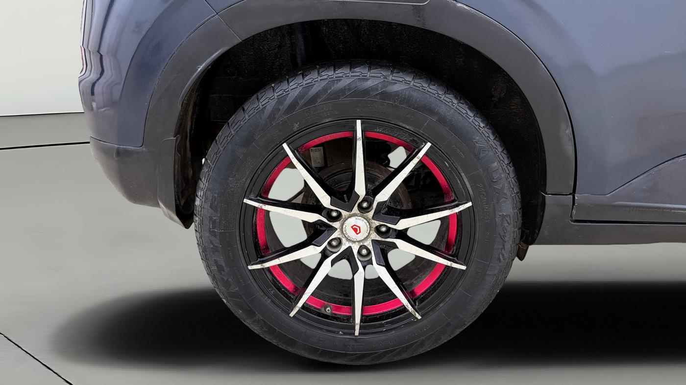 2021 Hyundai VENUE S 1.2, Petrol, Manual, 42,245 km, Right Rear Wheel