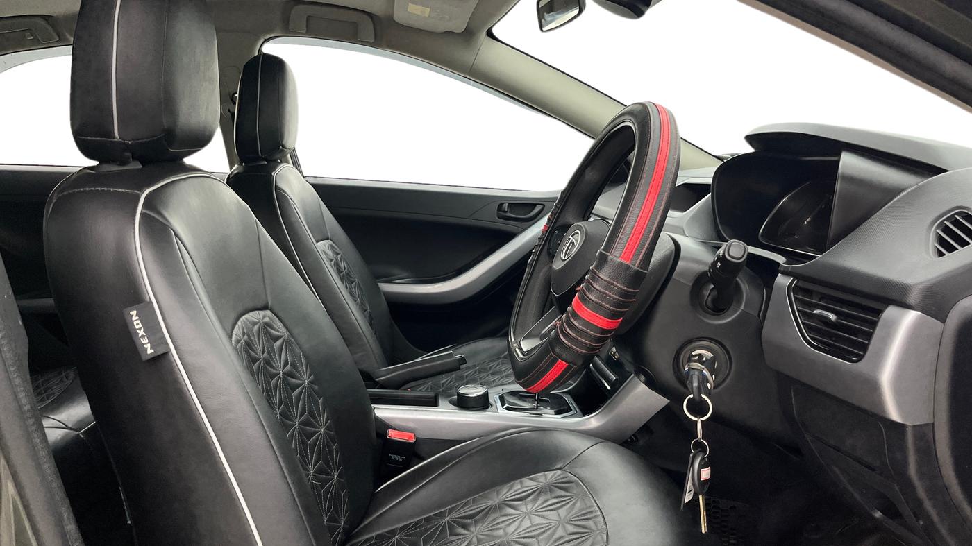 2020 Tata NEXON XMA SUNROOF PETROL, Petrol, Automatic, 69,401 km, Right Side Front Door Cabin