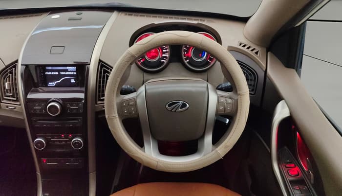 2014 Mahindra XUV500 W6, Diesel, Manual, 1,15,208 km, Steering Wheel Close Up